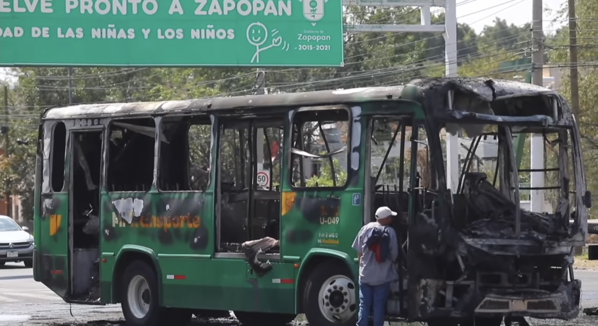 Camión_de_transporte_público_quemado_en_Jalisco,Febrero_de_2026.jpg
