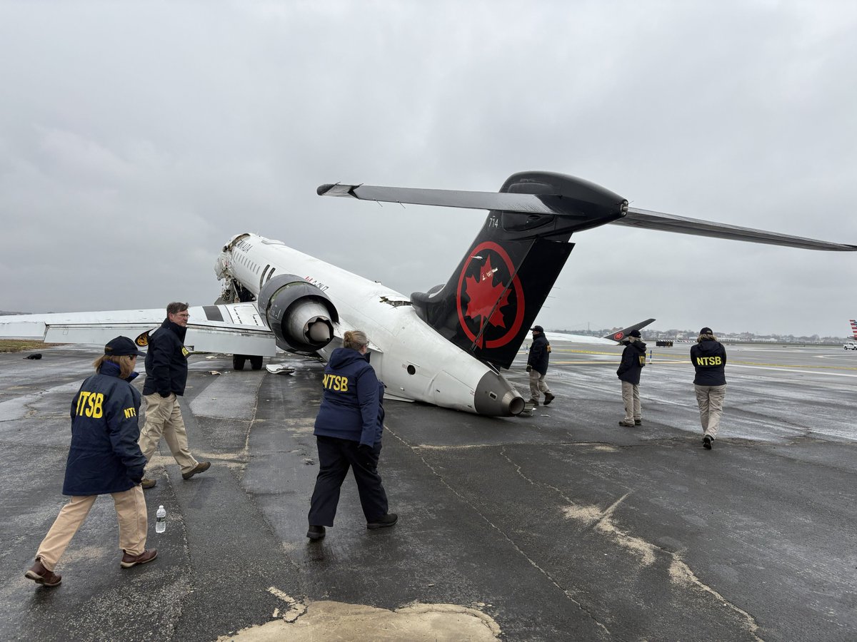 NTSB_Air_Canada_Express_Flight_8646.jpg