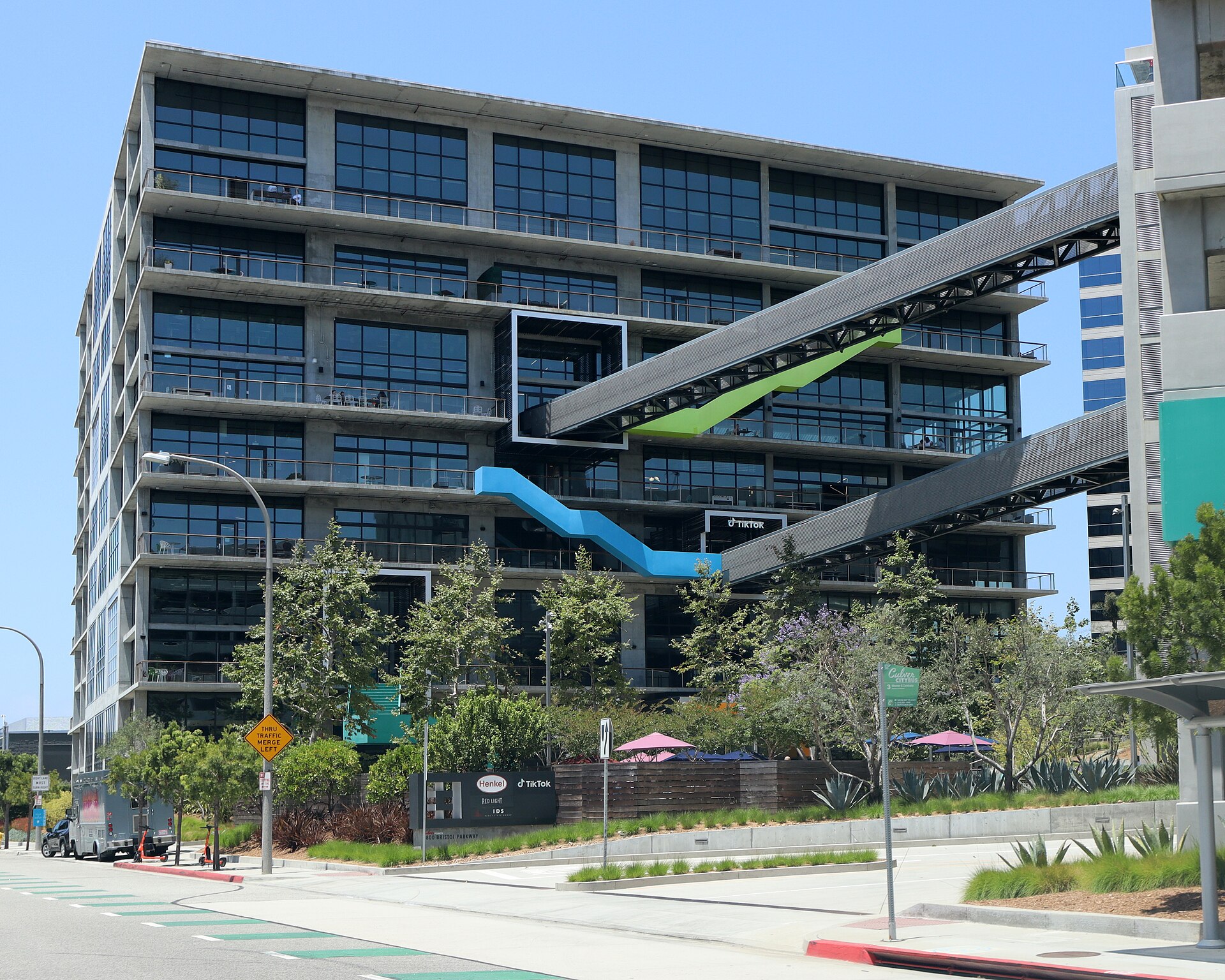 新组织起诉特朗普及其司法部长邦迪，指控TikTok资产出售违法