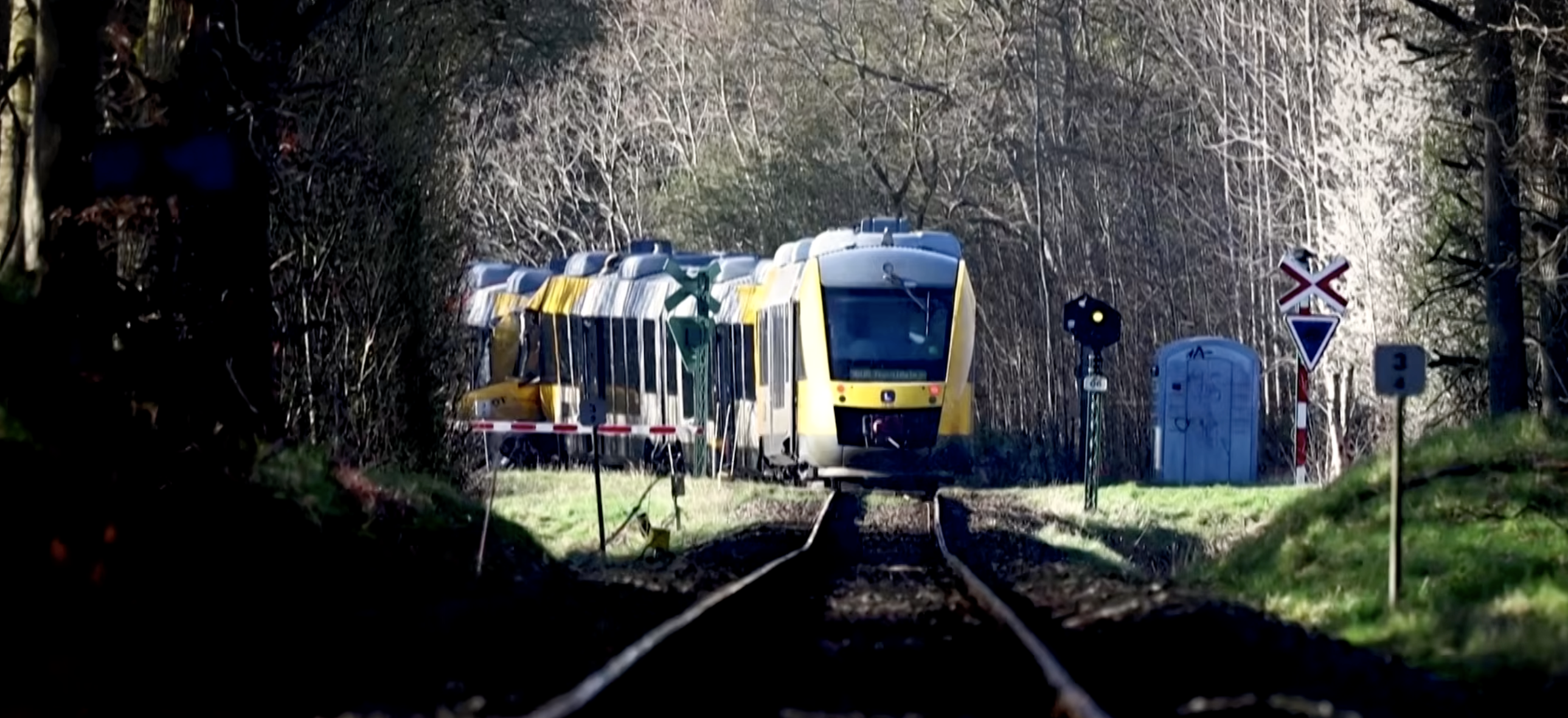 丹麦火车正面相撞致五人重伤，事故原因尚在深入调查中