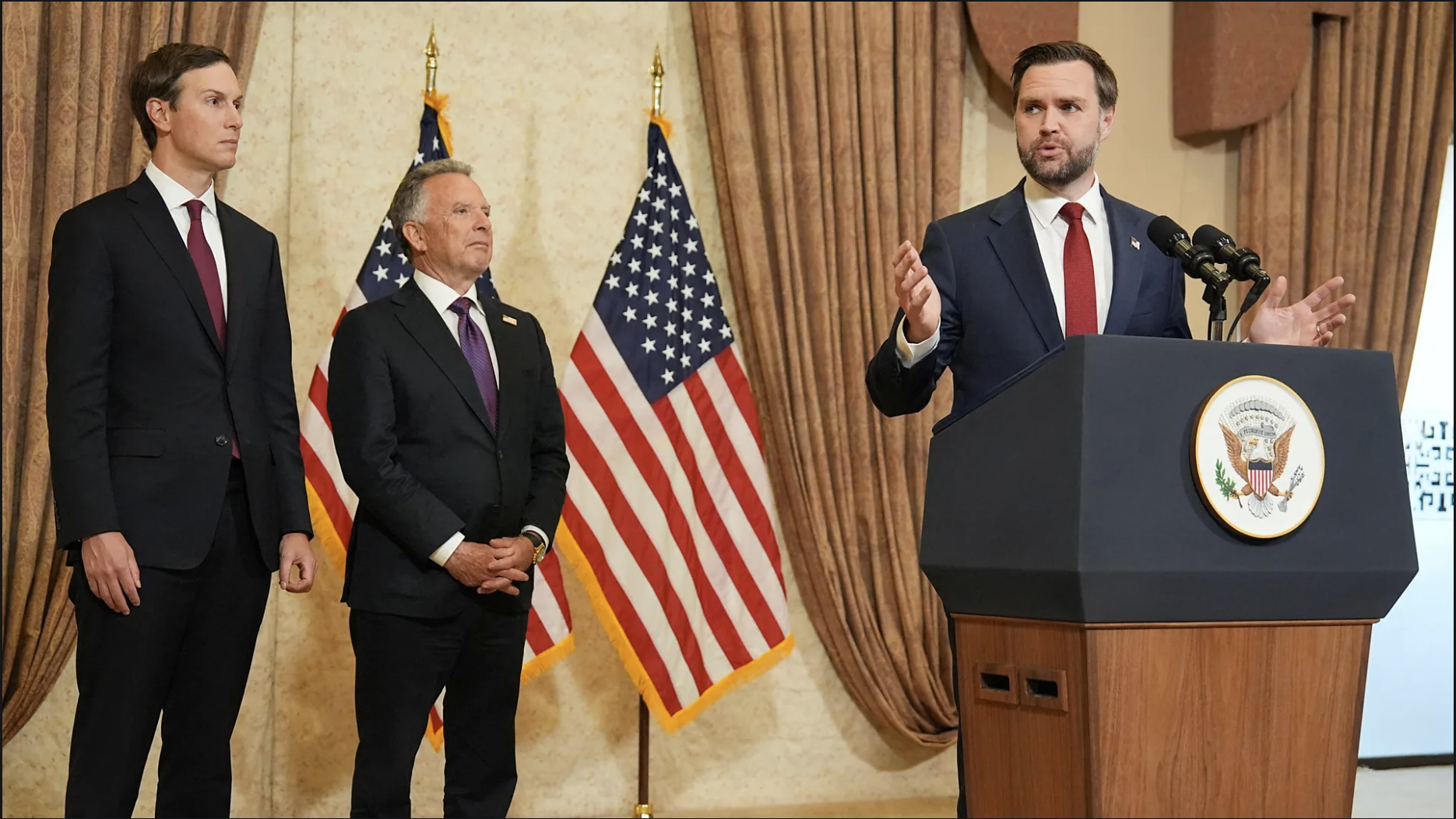 副总统范斯伊朗和谈未果：川普总统宣布封锁霍尔木兹海峡施压德黑兰