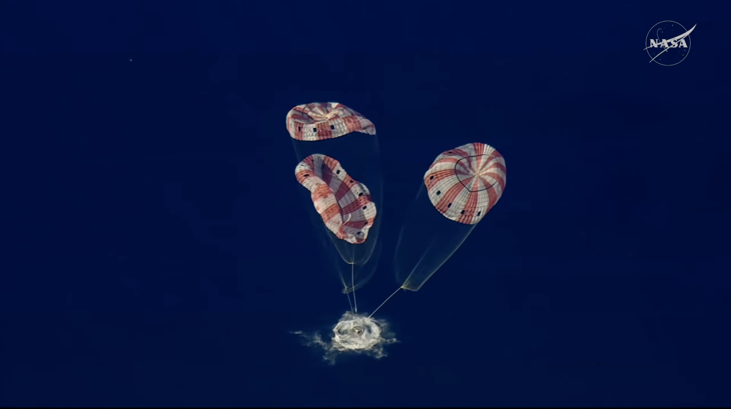 阿尔忒弥斯II号载人飞船成功溅落圣迭戈海岸 结束历史性10天绕月任务