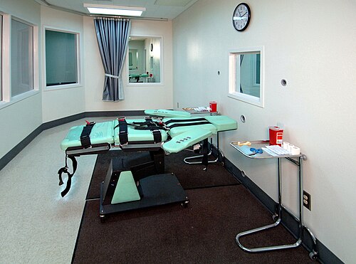 500px-SQ_Lethal_Injection_Room.jpg