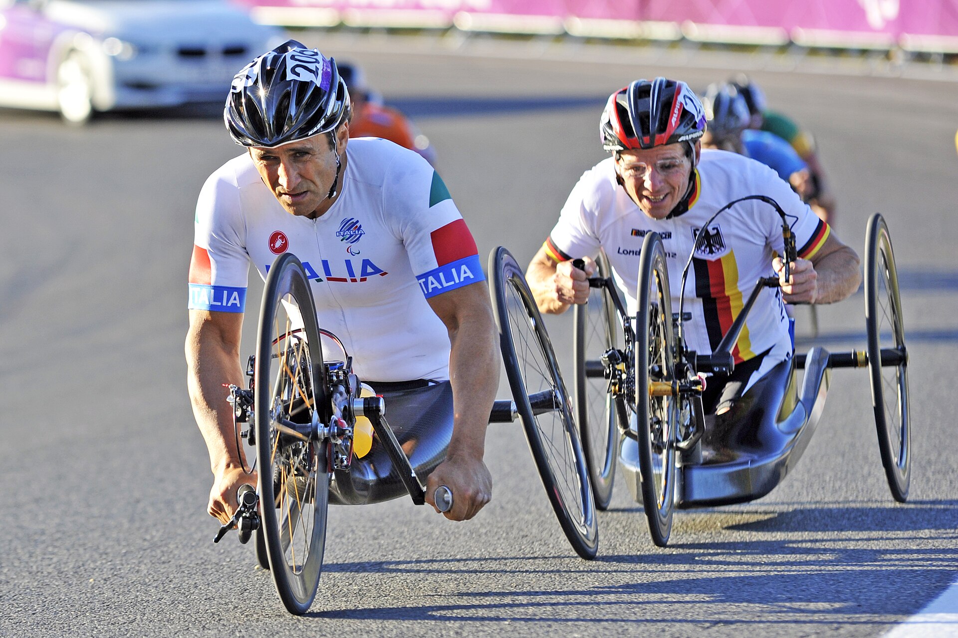 1920px-Alex_Zanardi_in_Gara_alle_Paralimpiadi.jpg