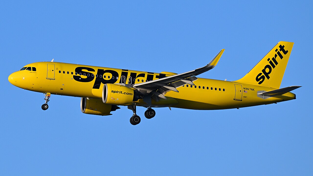 1280px-Spirit_Airbus_A320neo_N967NK_on_final_approach_to_Boston_Feb_2025.jpg