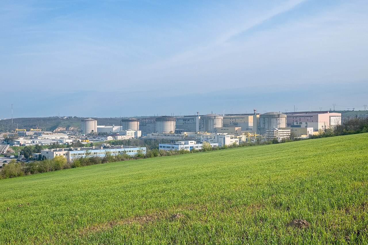 1280px-Cernavoda_power_station.jpg