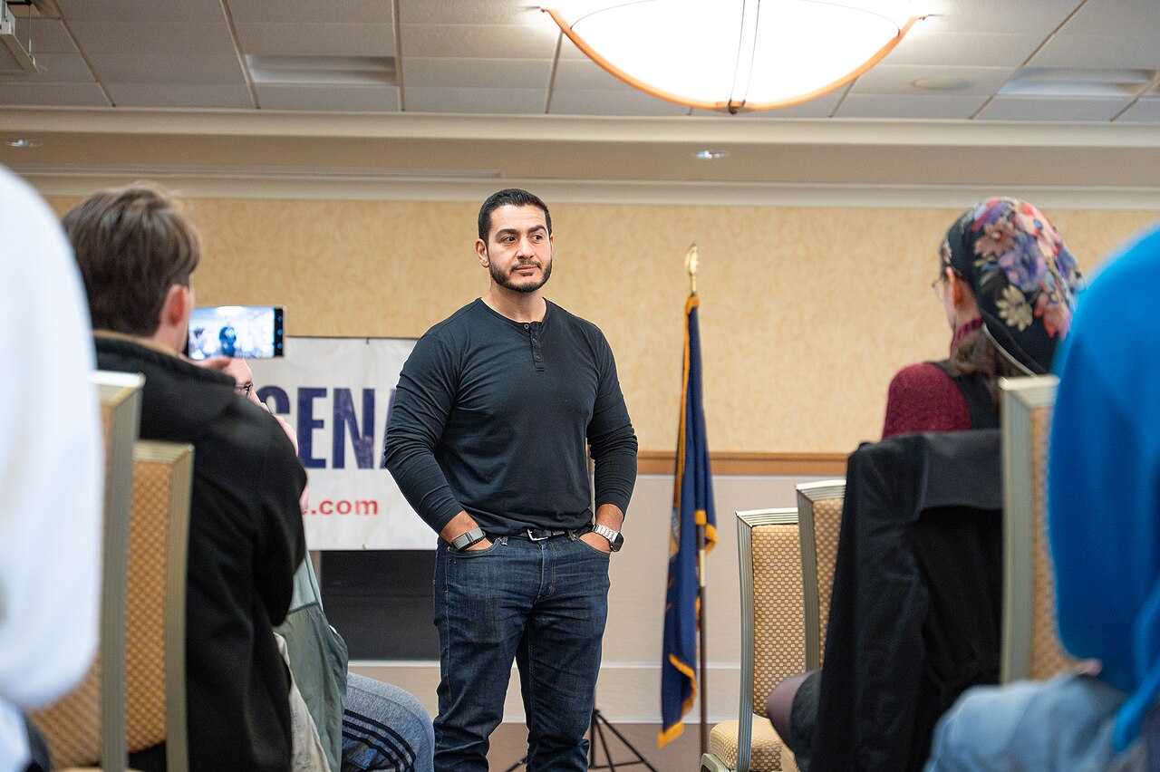 1280px-Abdul_El-Sayed_meet-and-greet_by_Conlan_Houston_1.jpg