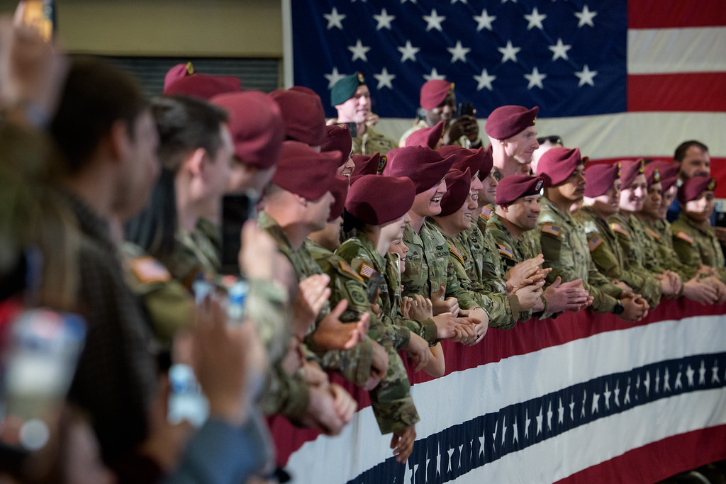 特朗普讨论对伊朗军事行动的时间表，尚未做出最终决定