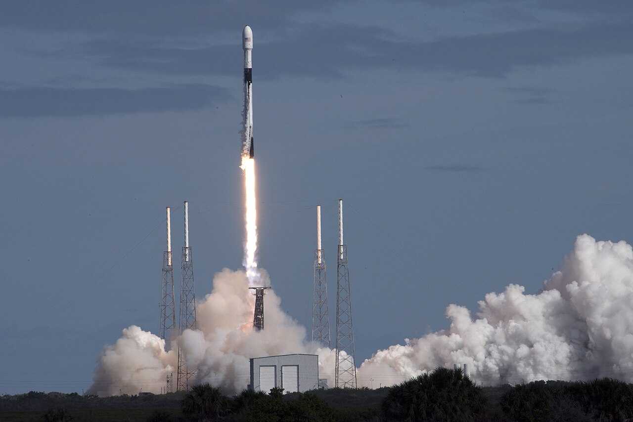 1280px-45th_SW_supports_successful_launch_of_Falcon_9_Starlink_%285903425%29.jpeg