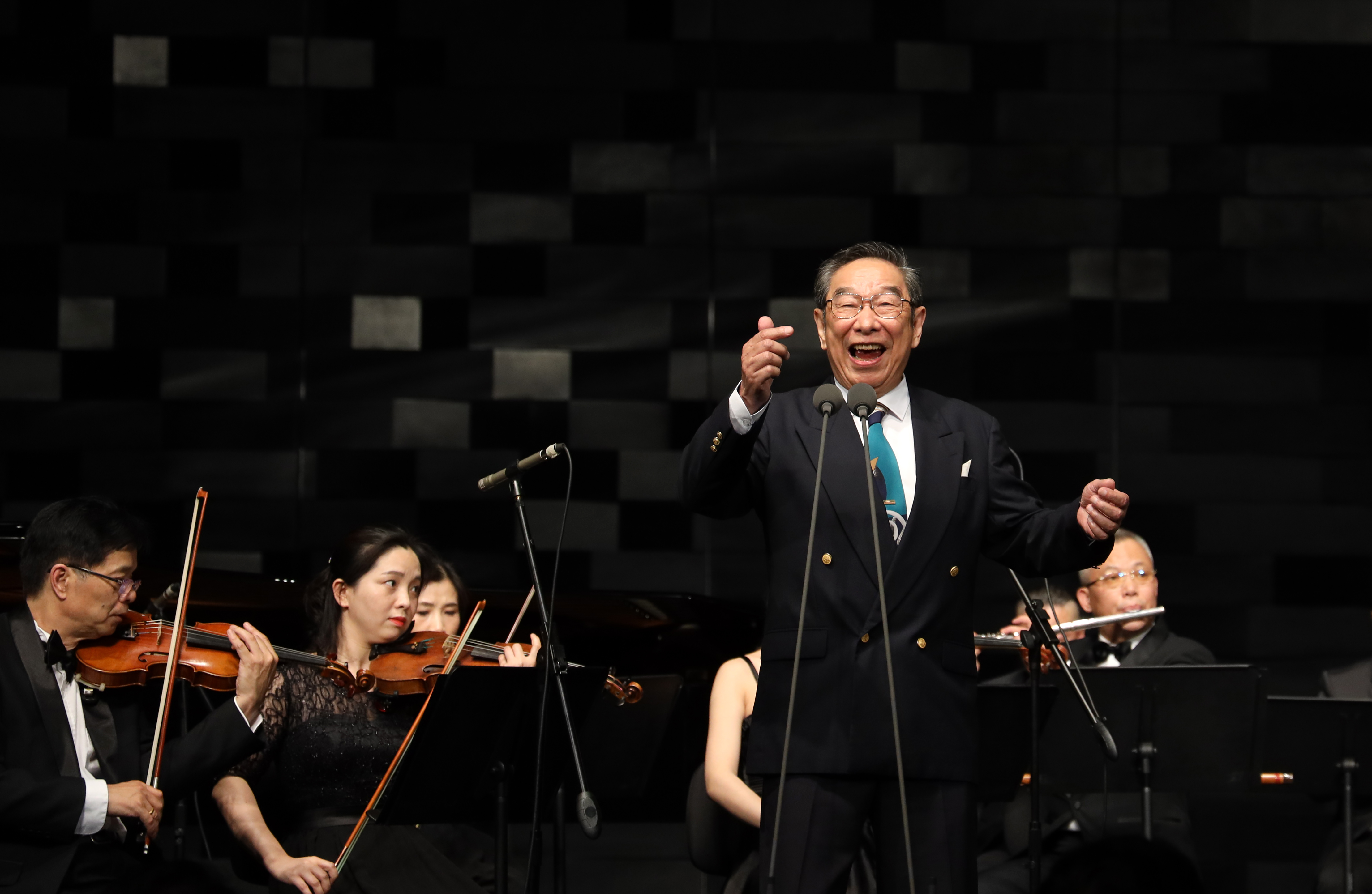 生命的歌唱——观看吴伟圻老师《生命与歌声同在》独唱音乐会有感