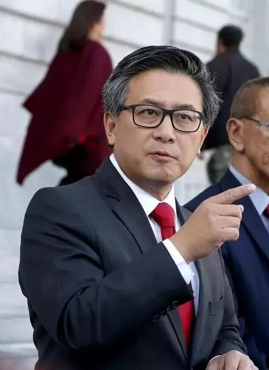 成功挑战施瓦辛格的人：一场将鼓舞华裔青少年的竞选