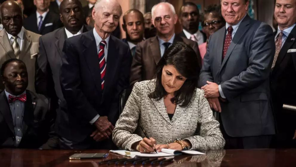 历史轮回，凛冬又至，风暴中李将军塑像背后的真相？