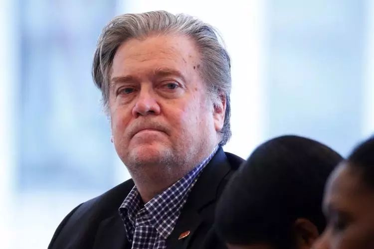 Featured image for 硅谷的亚裔CEO太多了？未来白宫首席战略官Bannon这样说