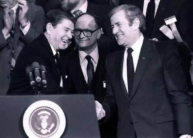 从《1984》到2017 — 对美国当今另类世界的反思