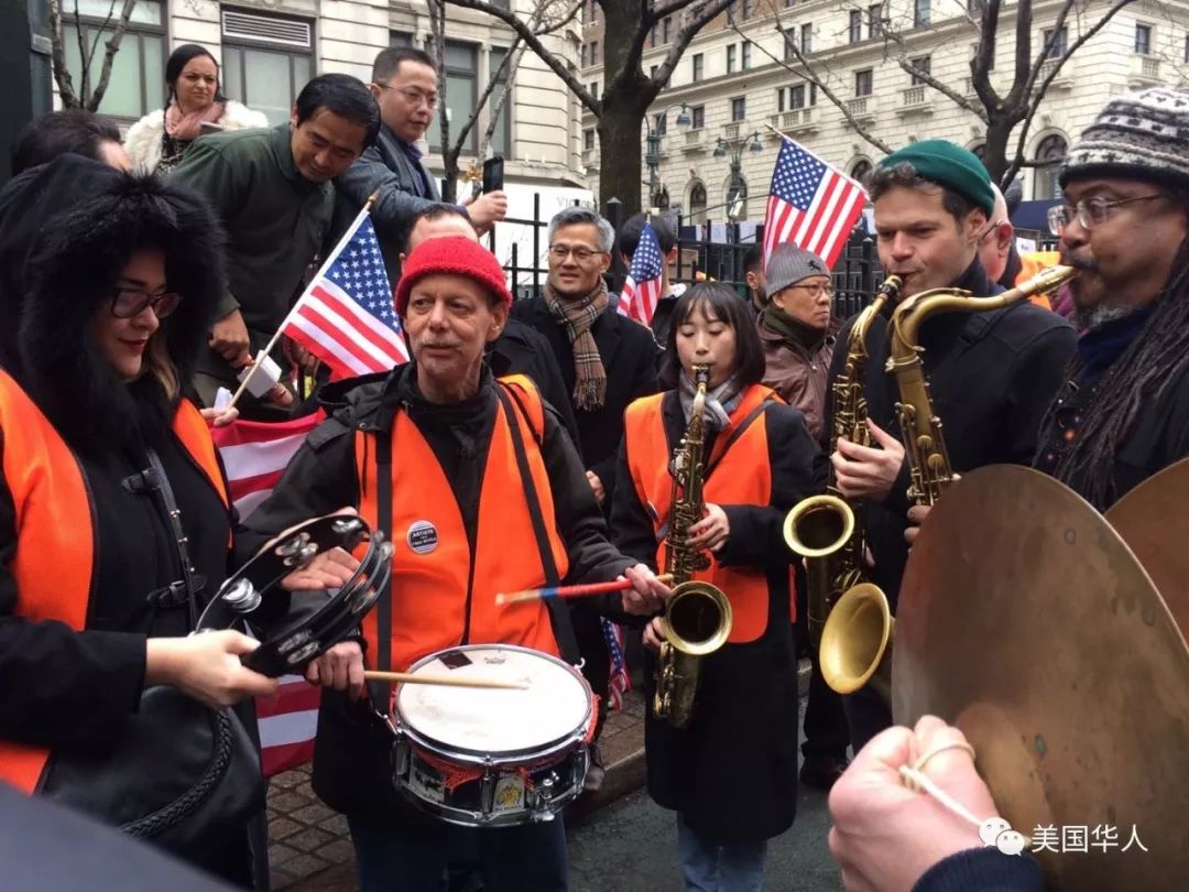 华人成功发起大集会！纽约各族裔协力抗议反移民恶法