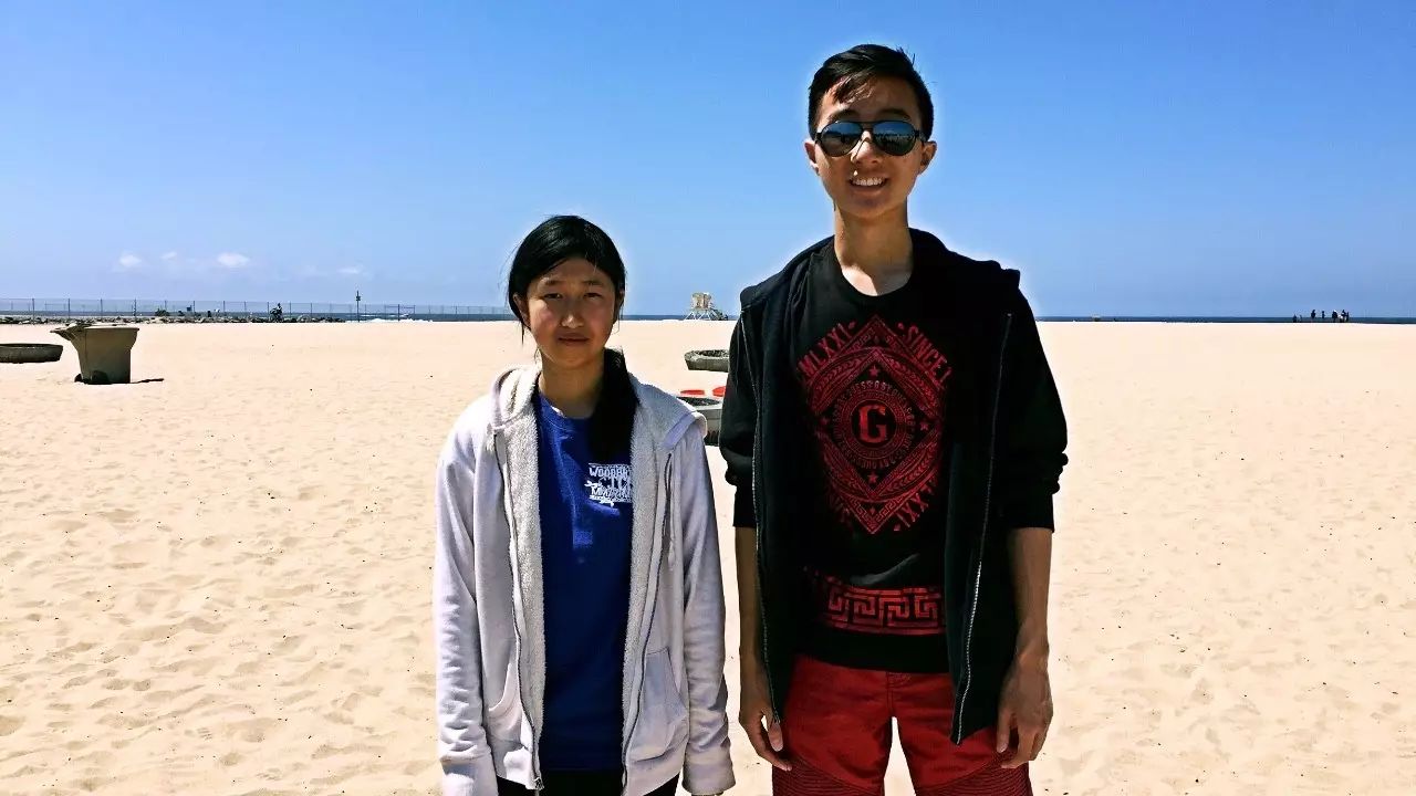 保护海洋，我们在行动！南加华人积极参与亨廷顿海滩环保活动