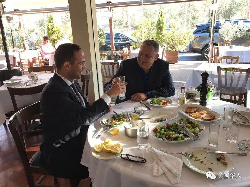 帕帕多普洛斯的“忠诚”以及神秘“普京侄女”的故事 帕帕多普洛斯的“忠诚”以及神秘“普京侄女”的故事