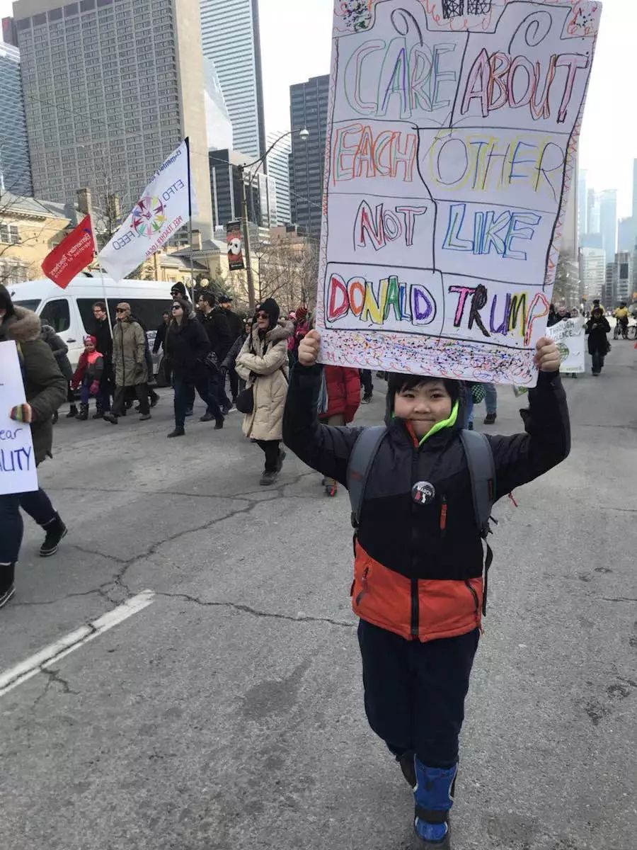 总统上任周年：政府关门，全美妇女大游行（多图）