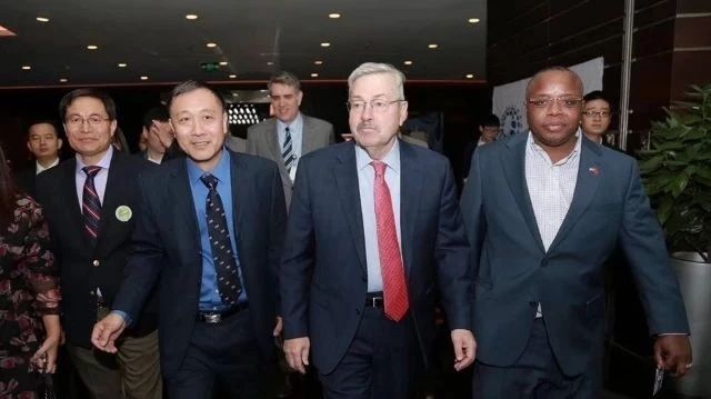 Featured image for 狼烟再起！贸易战重新拉开架势，火速访谈美国花旗参农场主