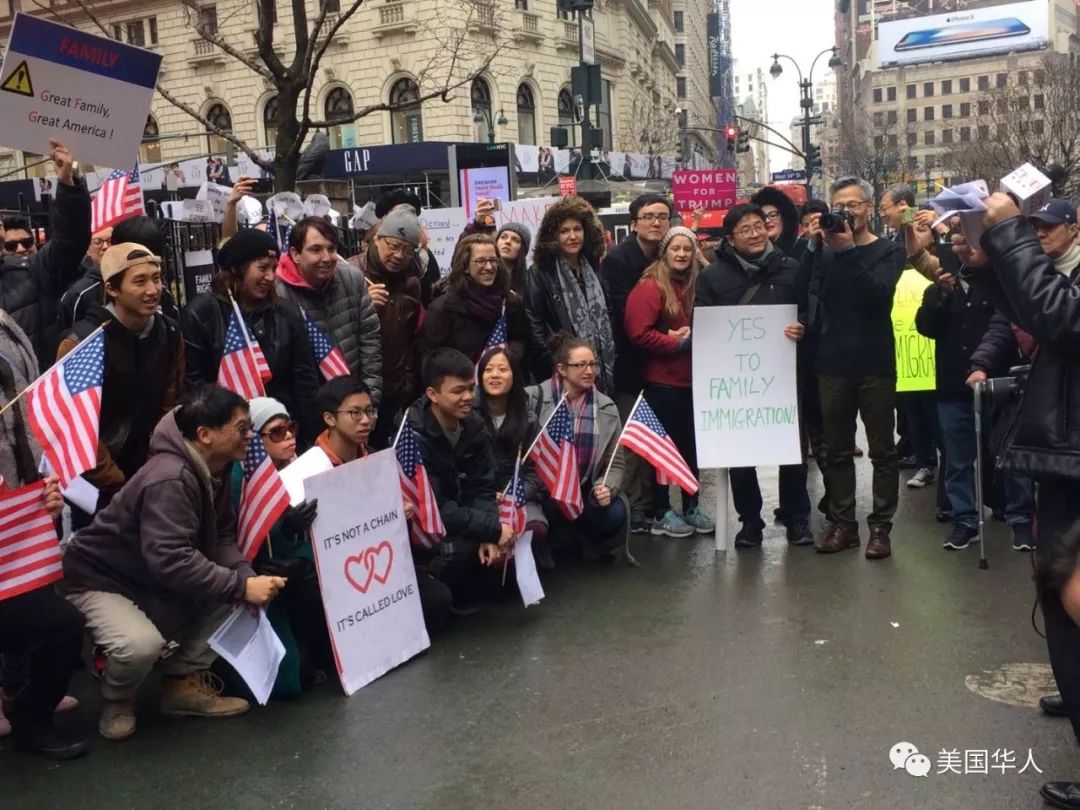 华人成功发起大集会！纽约各族裔协力抗议反移民恶法