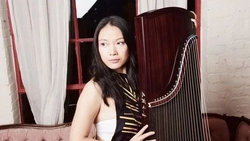 Featured image for 古筝弹唱作曲，华裔音乐家吴非的即兴人生
