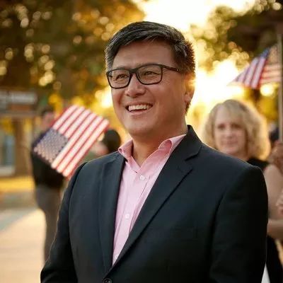 成功挑战施瓦辛格的人：一场将鼓舞华裔青少年的竞选