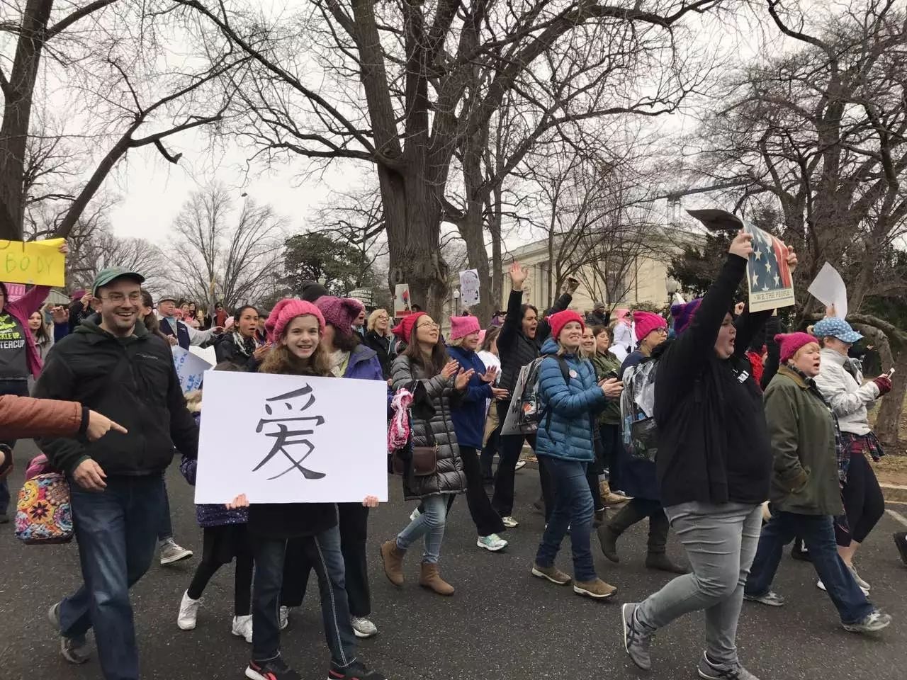 粉红之春：百万女性游行的火种