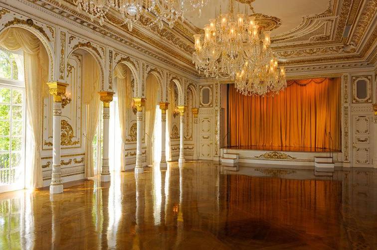 川大帝一月，奥大叔一年 ｜  南方白宫的前世今生