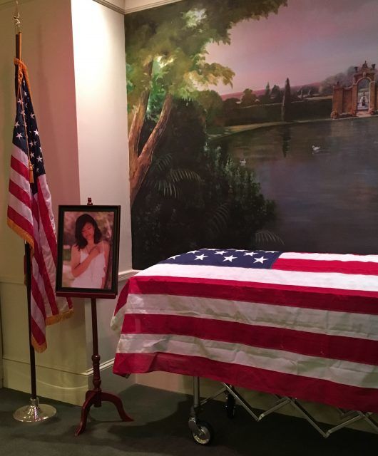 凋零的华裔美国海军陆战队之花回家了......