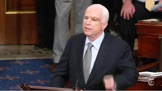 荣誉重于生命，从政也不迷失做人底线——永远的麦凯恩