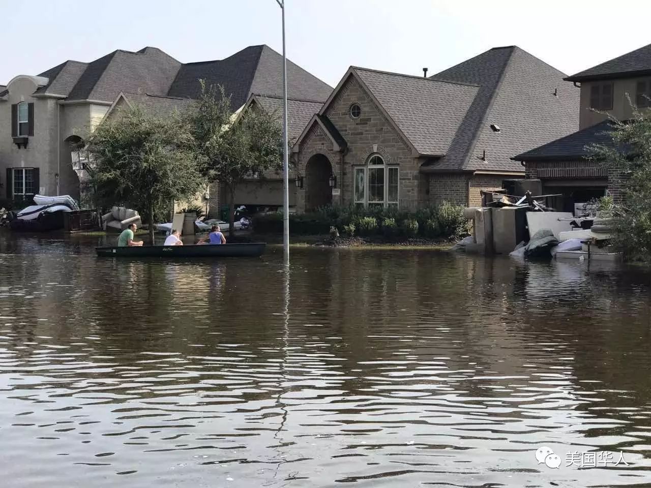 客厅里的琴声——有音乐的地方， 就会有希望！