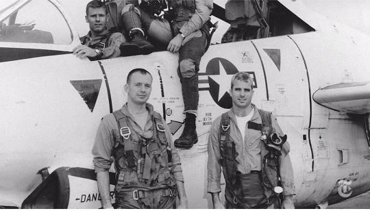 荣誉重于生命，从政也不迷失做人底线——永远的麦凯恩