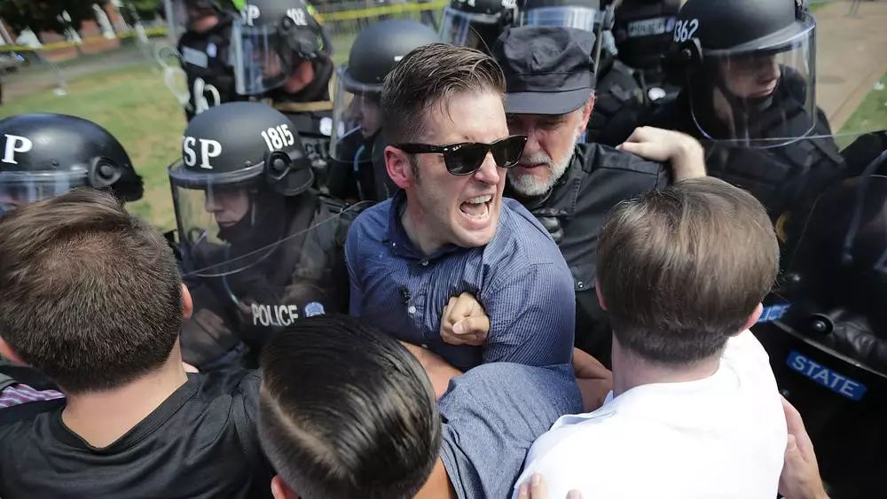 白人至上主义的纳粹还魂