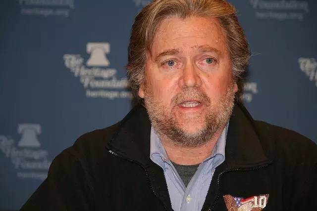 Featured image for Steve Bannon：美国华人最大的威胁