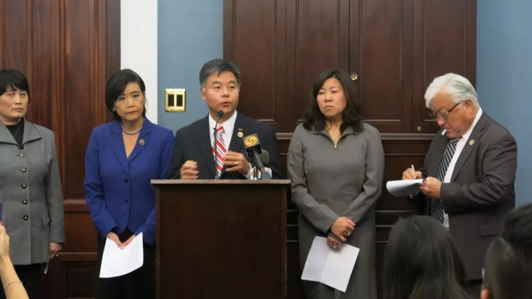 川普砍亲属移民 刘云平极力反对