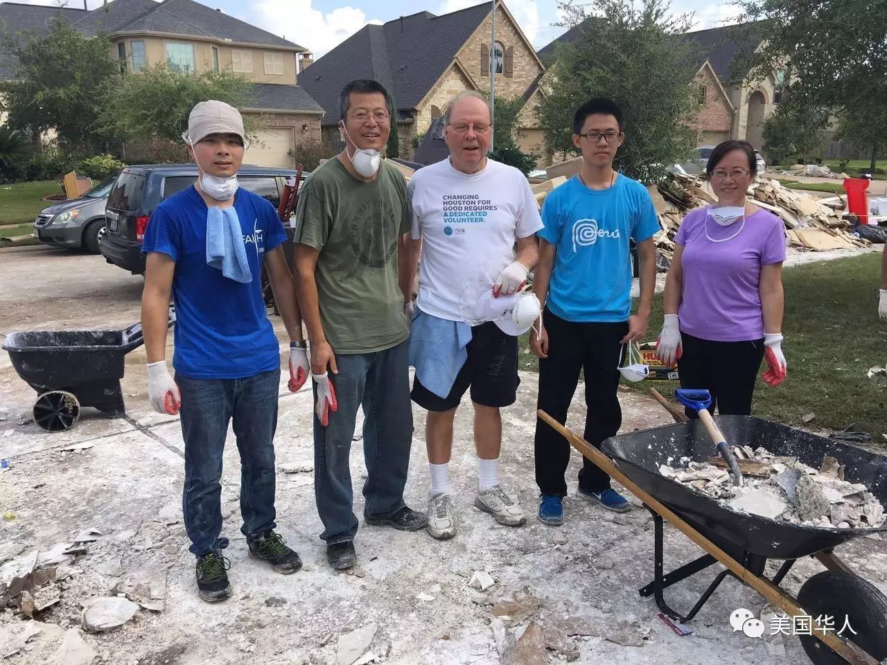 客厅里的琴声——有音乐的地方， 就会有希望！