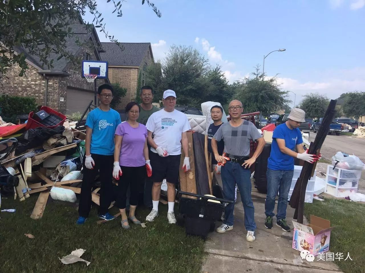 客厅里的琴声——有音乐的地方， 就会有希望！