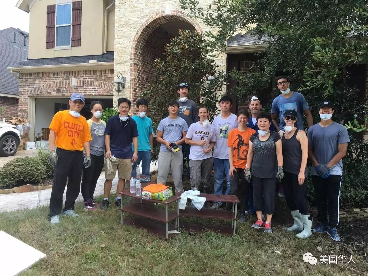 客厅里的琴声——有音乐的地方， 就会有希望！