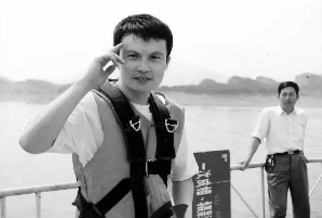 他是崔永元白岩松的精神领袖，开创了中国电视新纪元，却在47岁告别人世