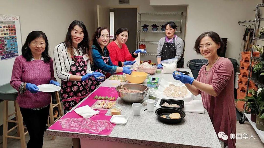 新春快闪：一场尽情显摆的社区饺子宴