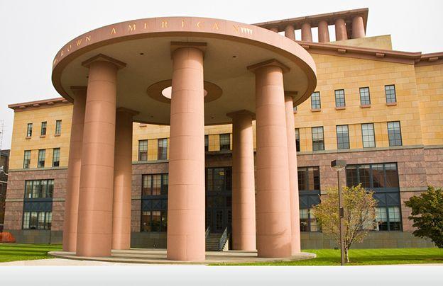 一个留学生和美国亿万富翁一家的交往