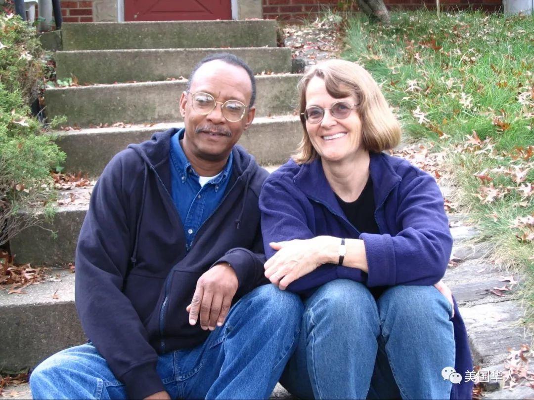 一对美国异族夫妻的故事