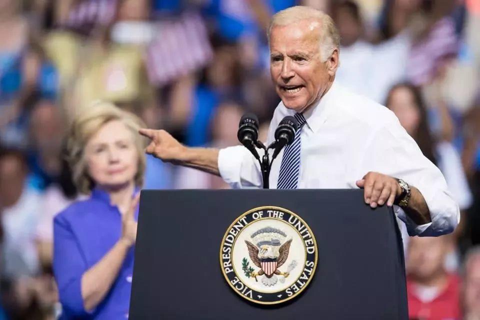 老骥伏枥，志在白宫的拜登如何面对自己的政治包袱？