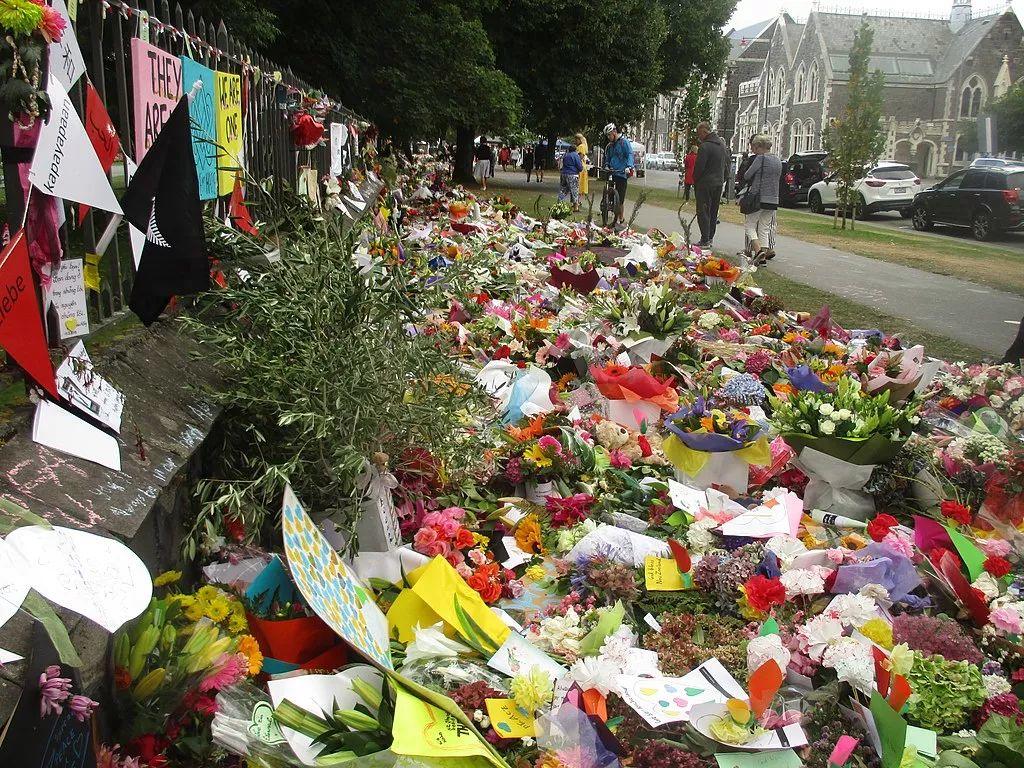 又一起仇恨犯罪！圣地亚哥犹太教堂枪击案一死三伤 | 图姐