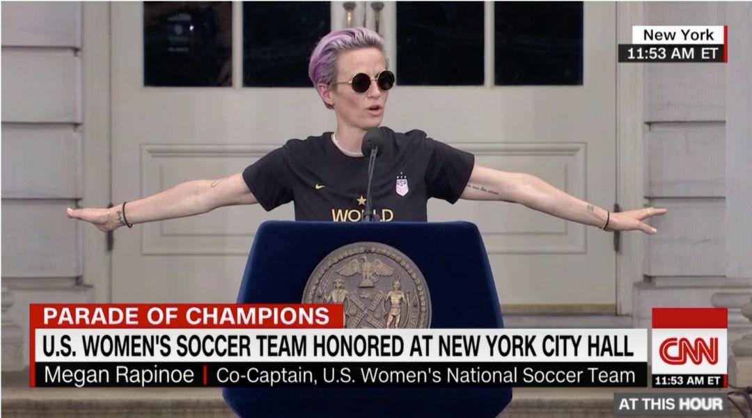 超人的勇气,超人的胸怀——要世界冠军也要同工同酬 超人的勇气,超人的胸怀——要世界冠军也要同工同酬