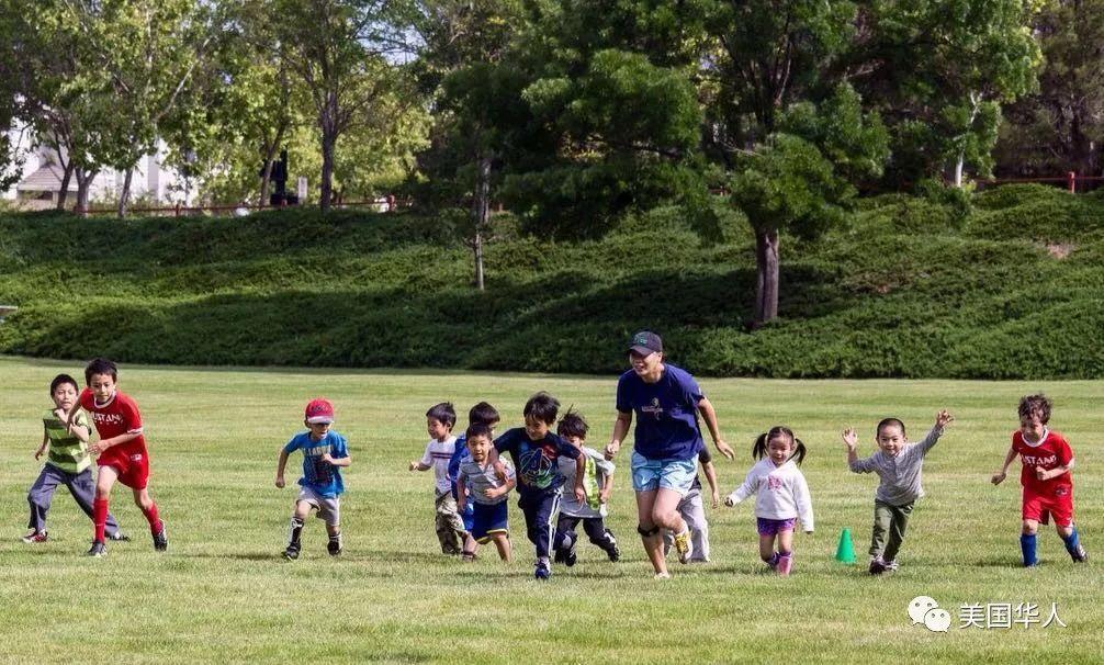 美国华裔女足宿将畅谈美国女足第四次捧起世界杯