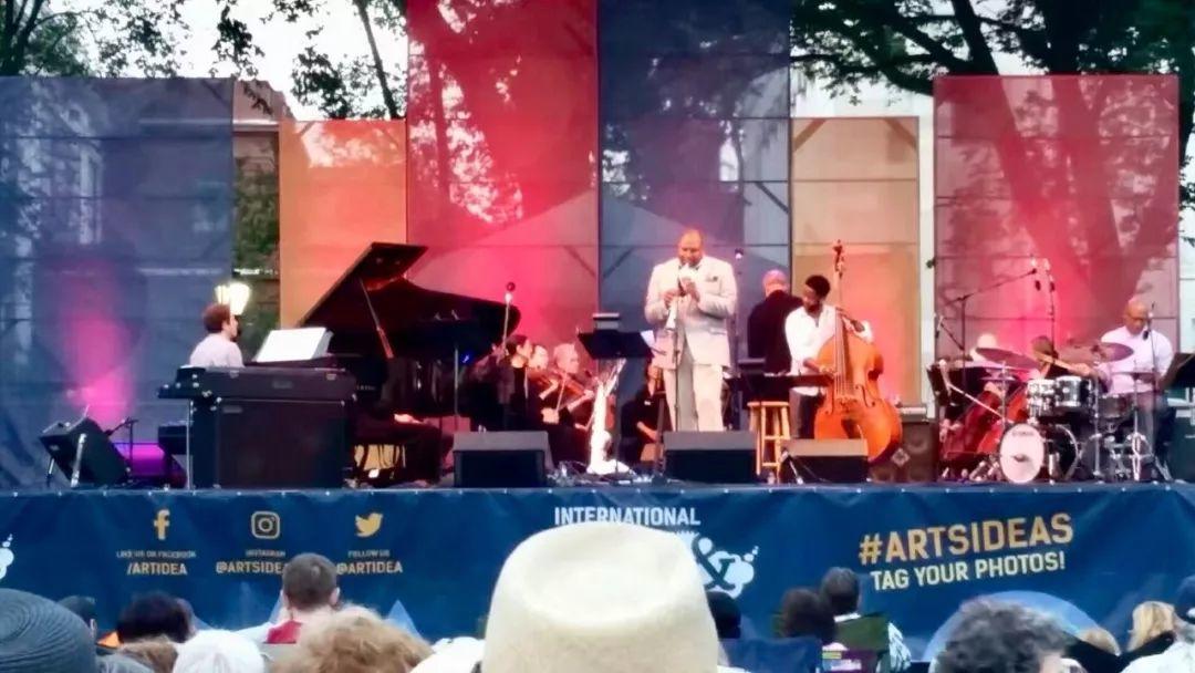 “我要活着”——枪击案现场逃生记