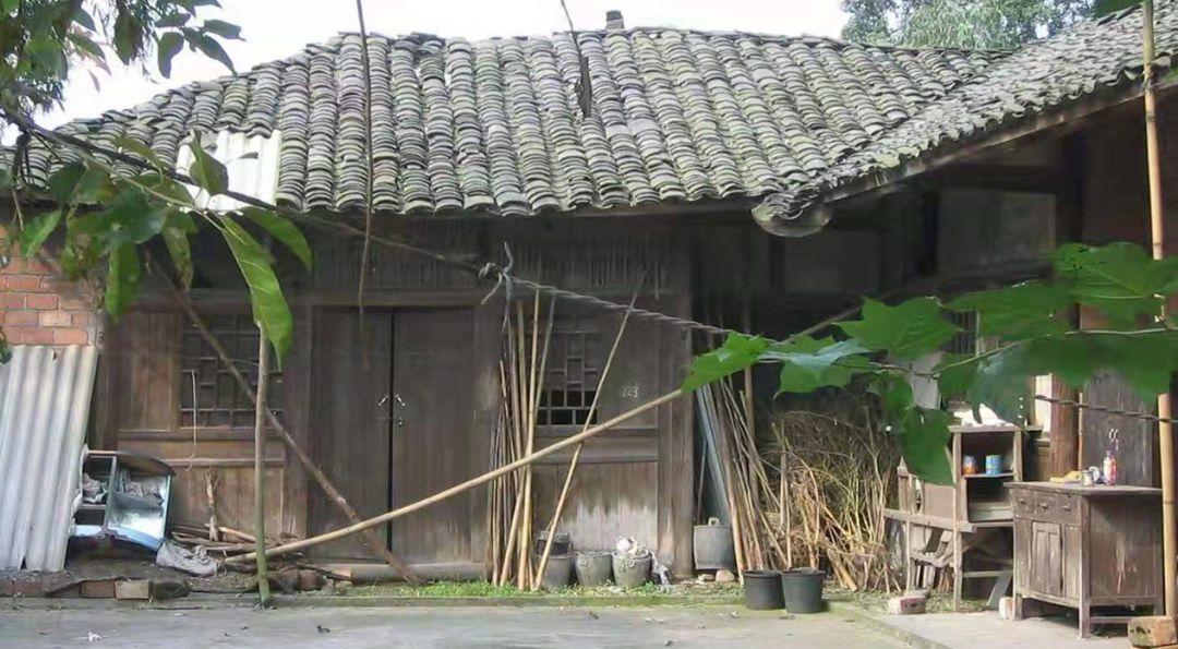 论文物典守者欧阳道达故居的将要倒掉