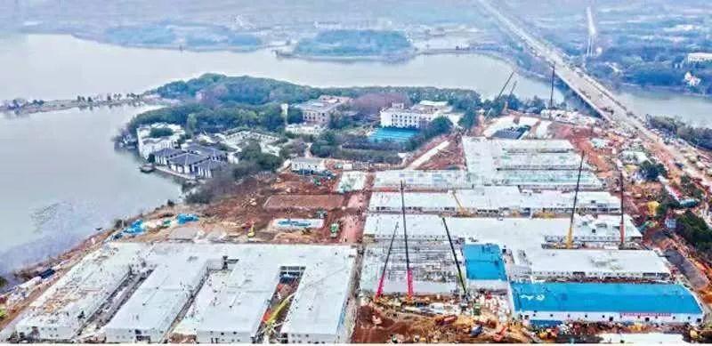 努力的中国，全世界注目