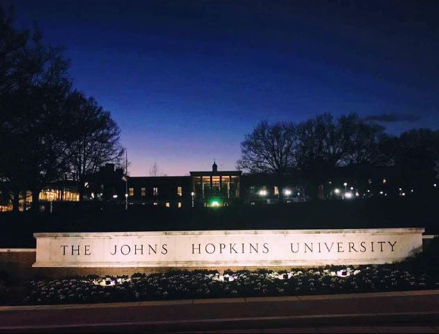 穿梭于美中之间，四名霍普斯金大学毕业生写给华人父母的信